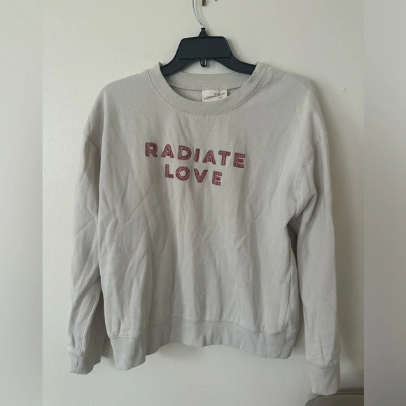 Universal Thread Sweaters - Universal Thread Women's Size Medium "Radiate Love" Crewneck Beige Sweater